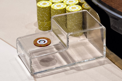 Changing cash chips to roulette colour chips is easy with money change rack