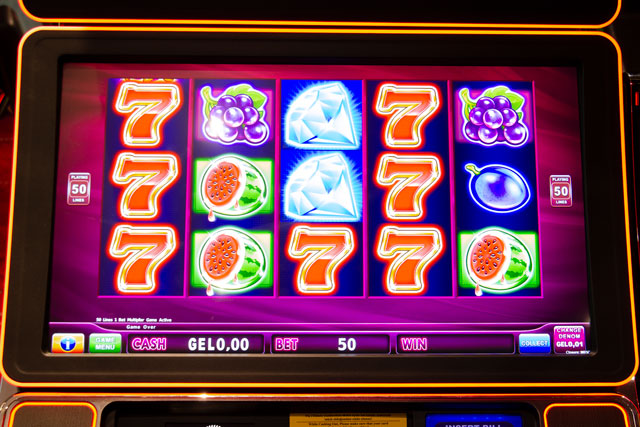 Rolling 777 fruit slot game for play at Georgian casinos in Batumi & Tbilisi